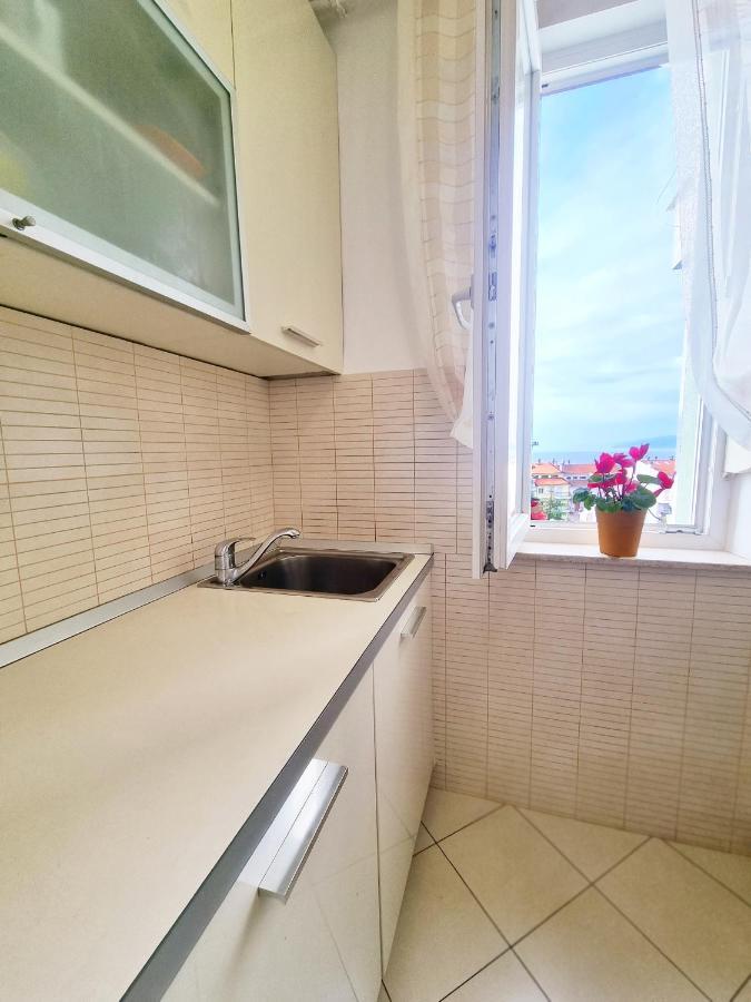 Apartment Rijeka With Sea View Exterior photo